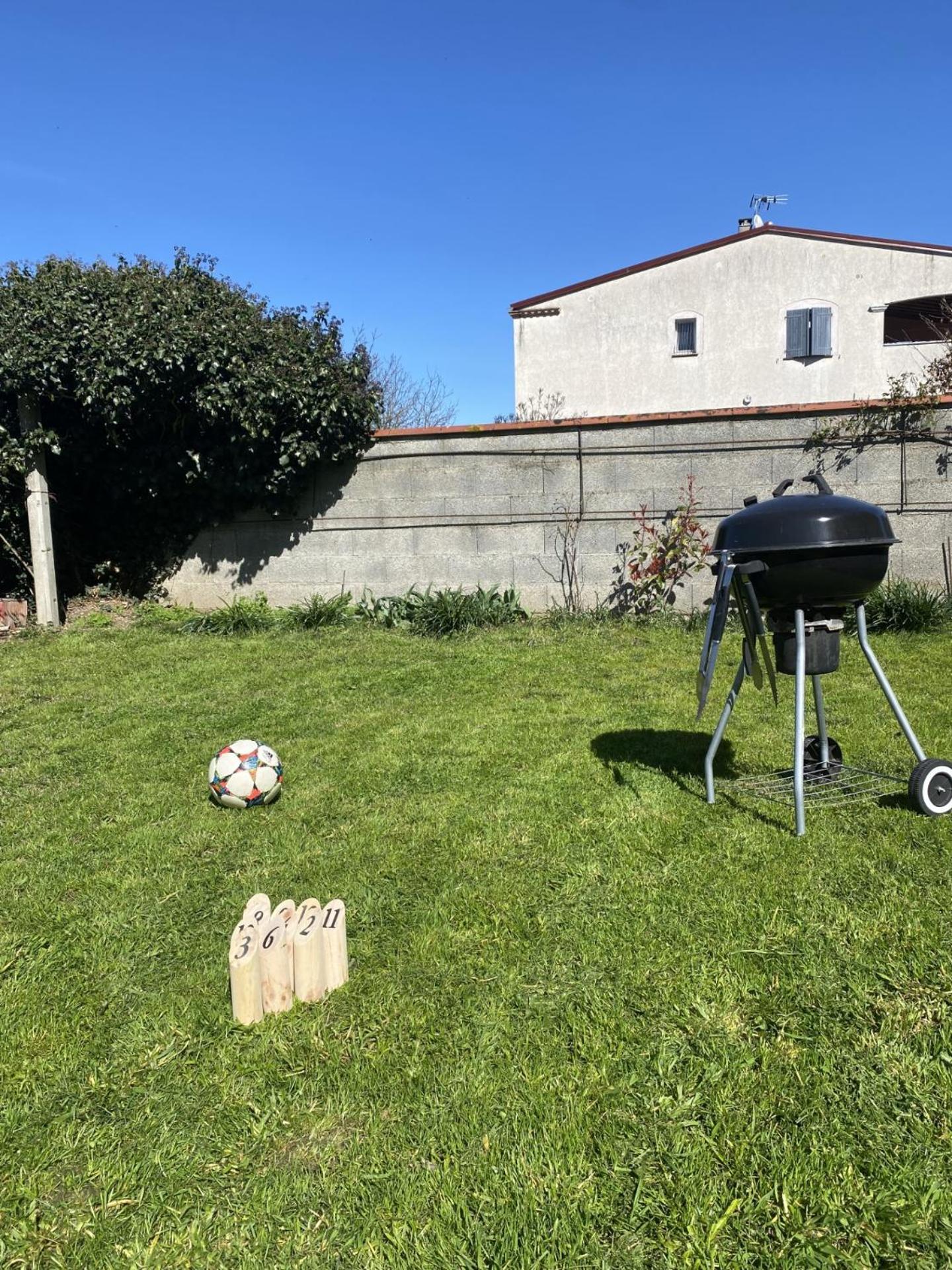 Appartement Tout Equipe 2 Chambres + Jardin Saix  Exterior photo